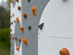 Kletterwand BK OUTDOOR aus 10 Teilen | 236 cm x 390 cm | inkl. 75 Griffen | 200 Loch - Kletterling – einfach Kind sein