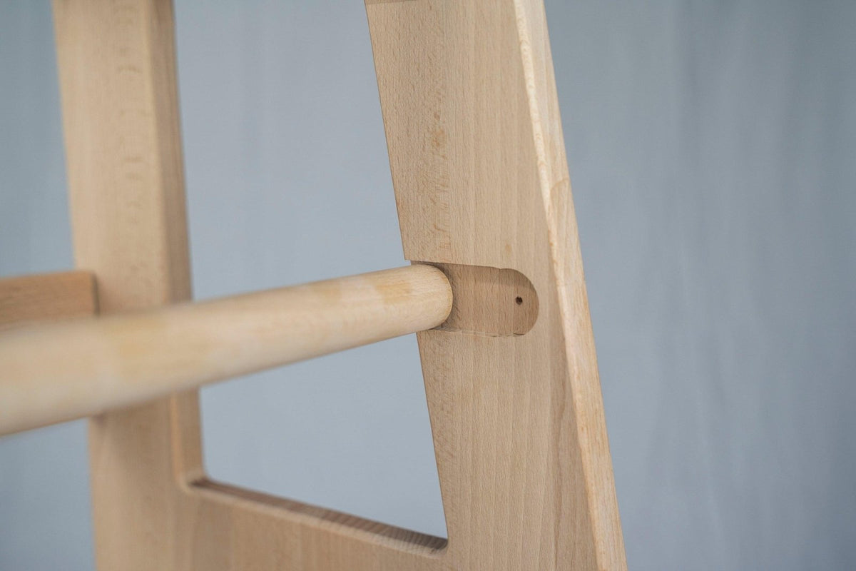 Lernturm SWUPP von PeterundDepi - 2 in 1 mit Kindertisch geölt - Kletterling – einfach Kind sein