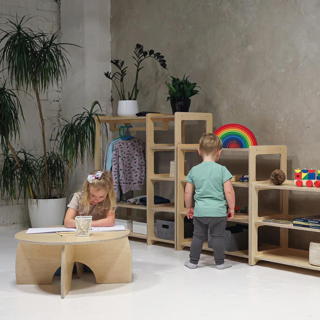 Montessori Kleiderschrank mit drei Etagen und Kleiderstange - Kletterling – einfach Kind sein